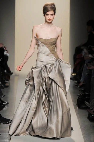 Look 32
